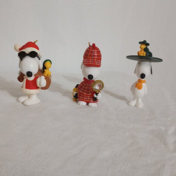 3 Hallmark Spotlight on Snoopy Ornaments, Years 1998, 2000, and 2001, Pre-Owned - Picture 3 of 4